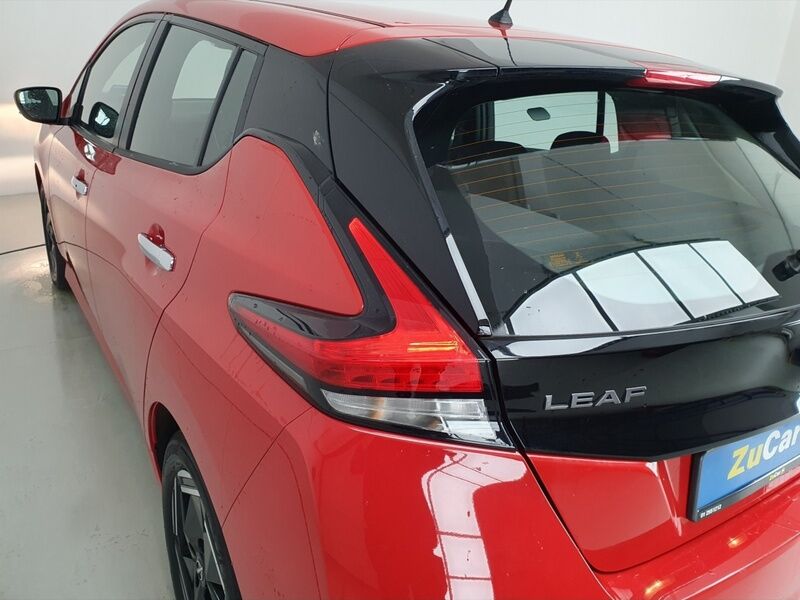 More views of Nissan Leaf