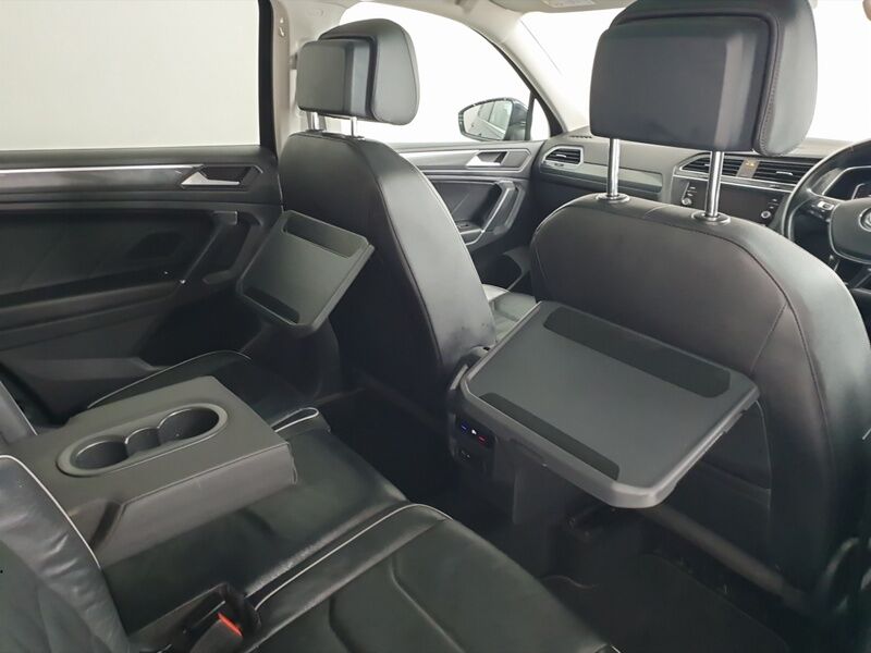 More views of Volkswagen Tiguan Allspace