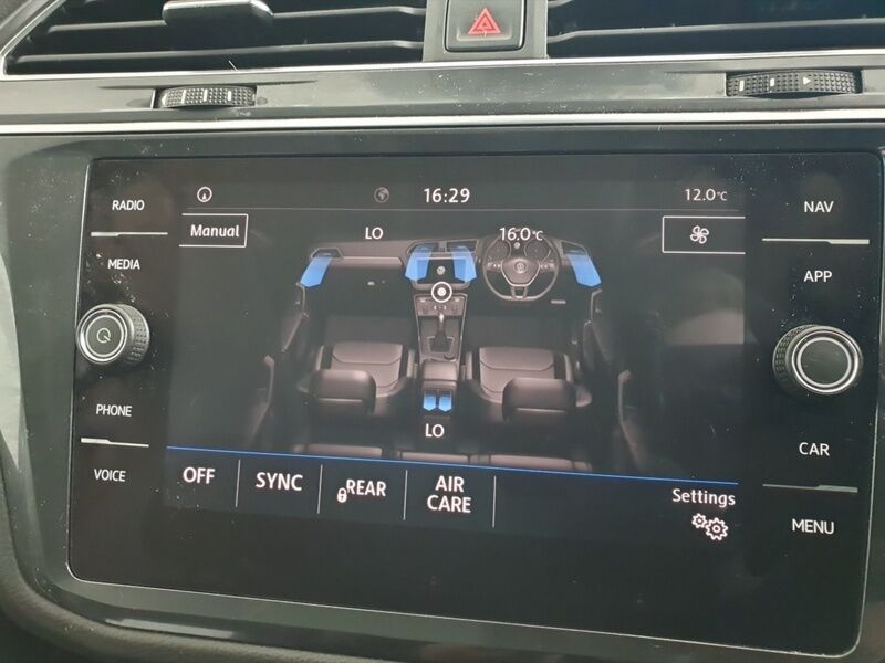 More views of Volkswagen Tiguan Allspace