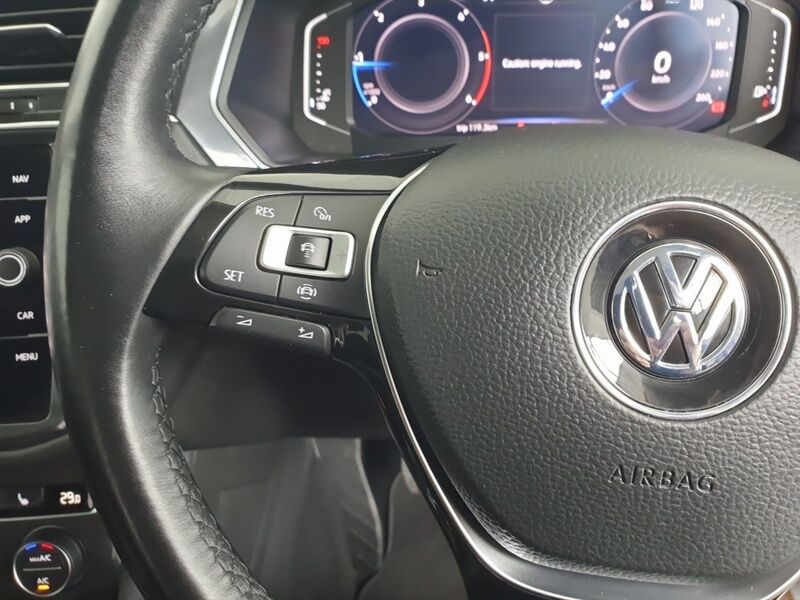 More views of Volkswagen Tiguan Allspace