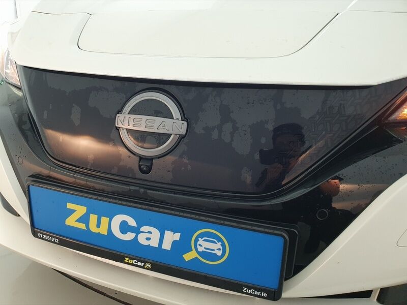 More views of Nissan Leaf