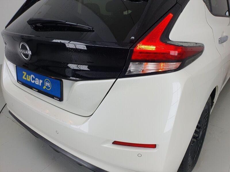 More views of Nissan Leaf