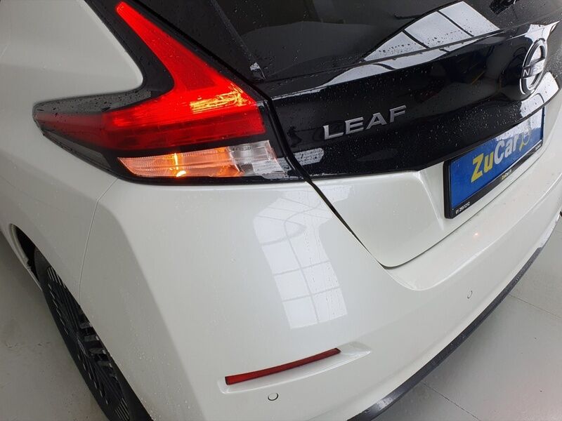 More views of Nissan Leaf