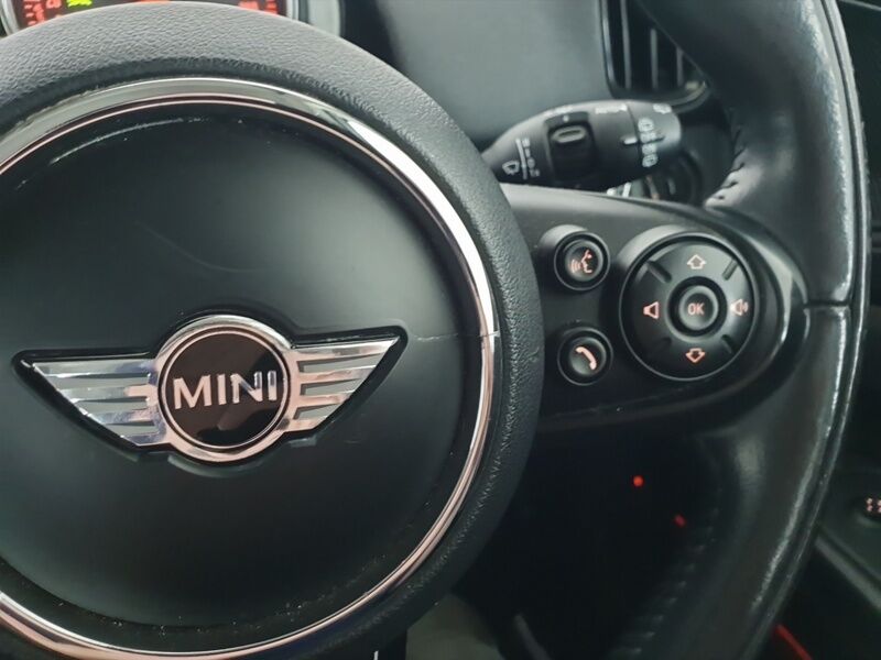 More views of MINI COUNTRYMAN