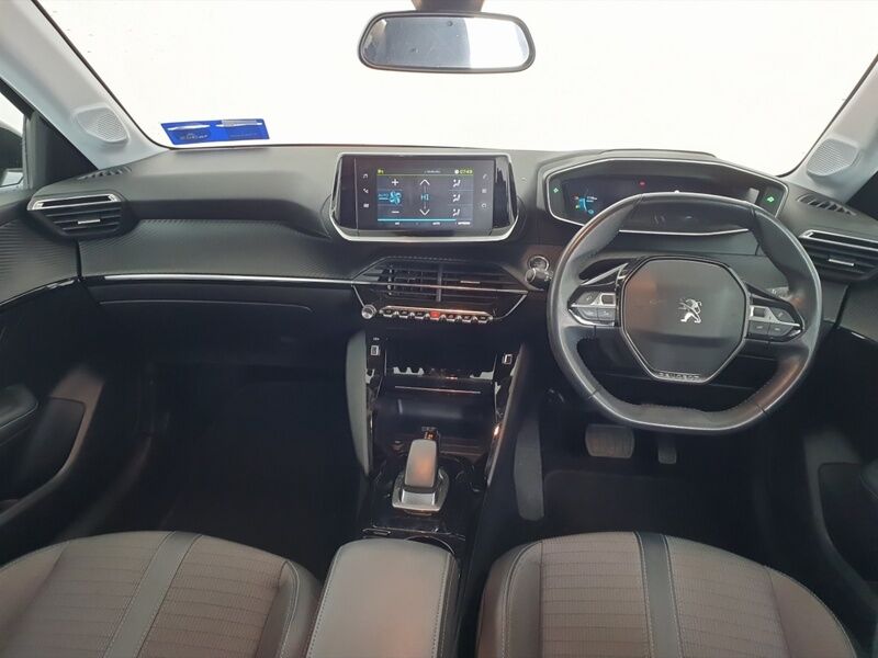 More views of Peugeot 208