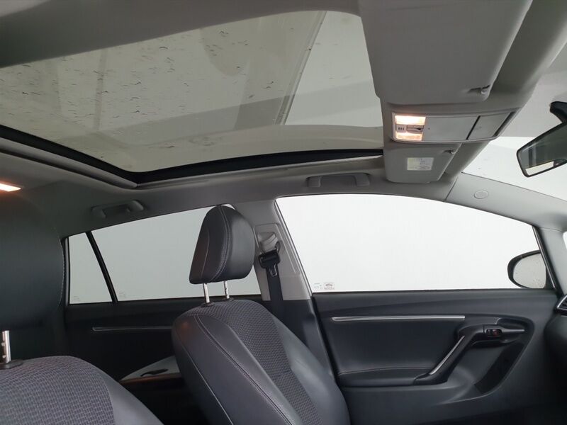 More views of Toyota Verso