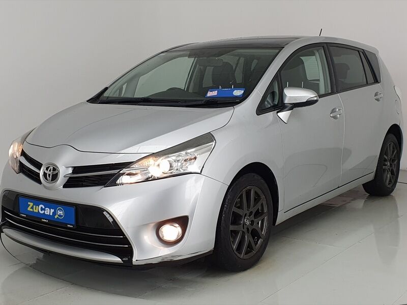 More views of Toyota Verso