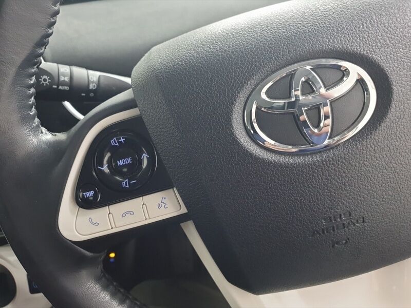 More views of Toyota Prius