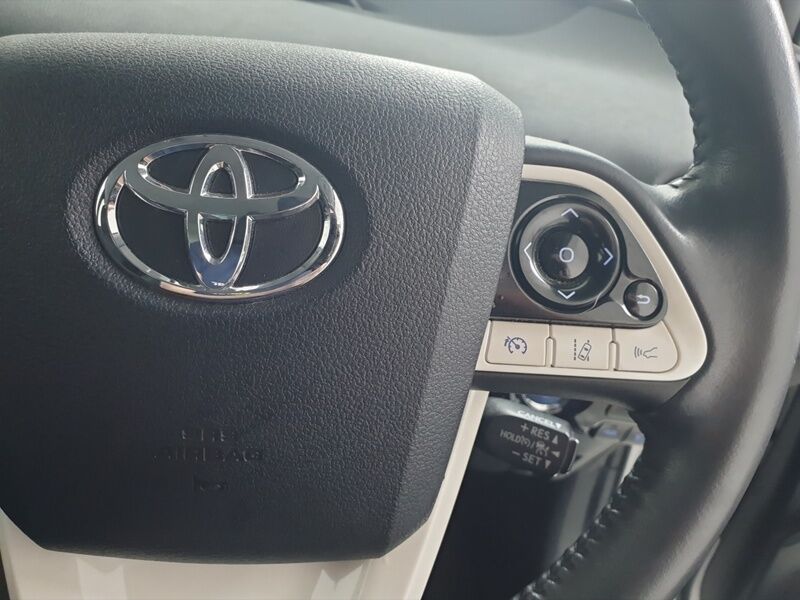 More views of Toyota Prius