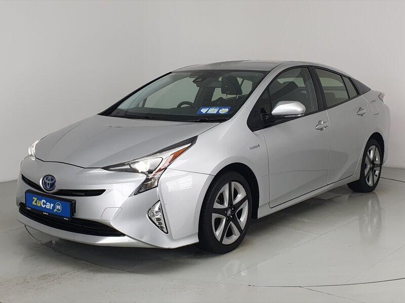 More views of Toyota Prius