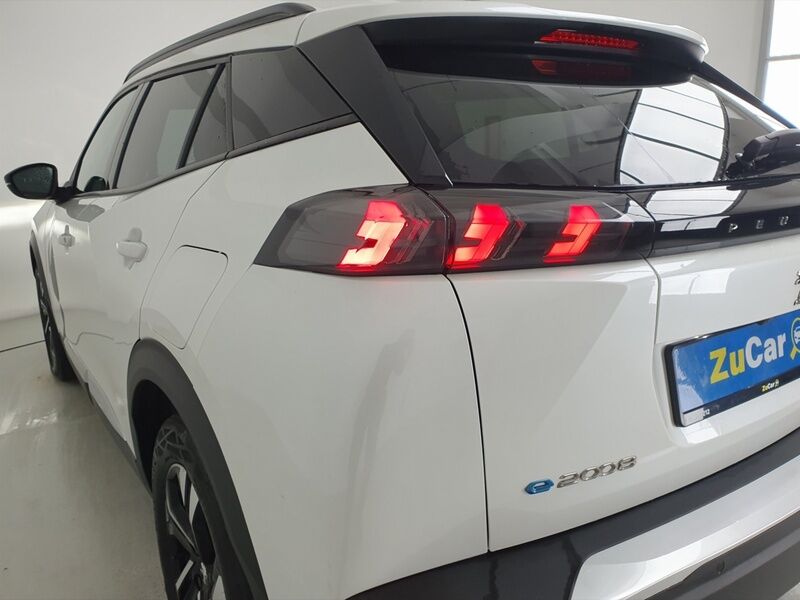 More views of Peugeot 2008