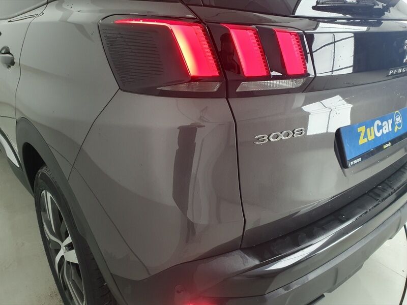 More views of Peugeot 3008