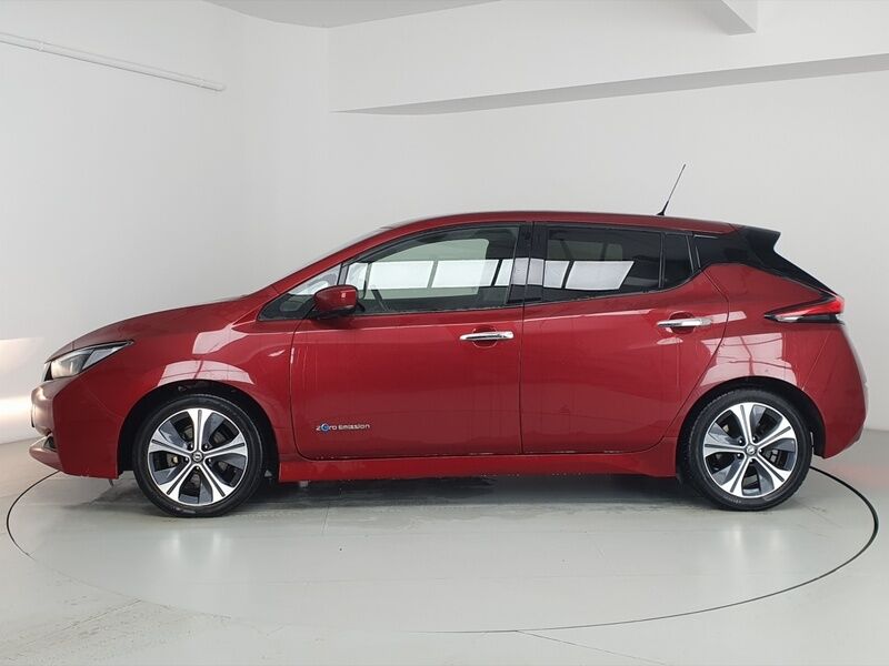 More views of Nissan Leaf