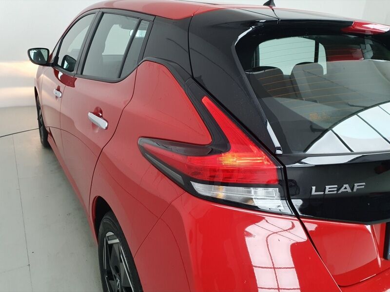 More views of Nissan Leaf