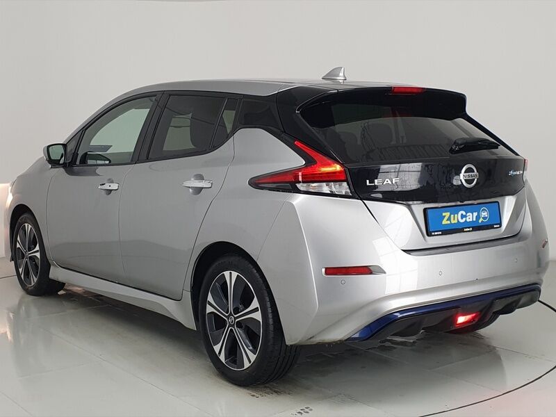 More views of Nissan Leaf