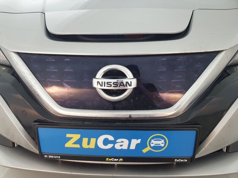 More views of Nissan Leaf