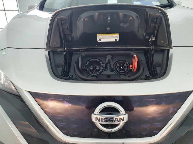 More views of Nissan Leaf