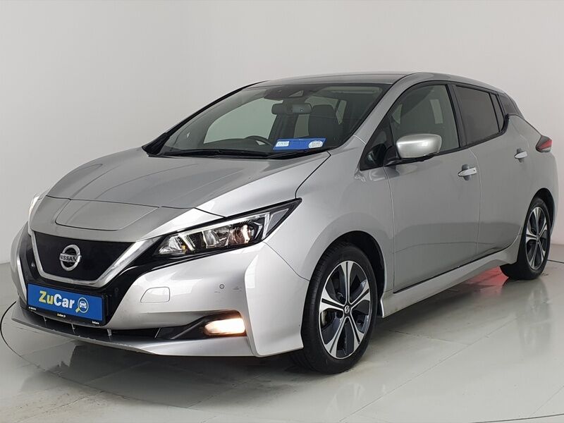 More views of Nissan Leaf