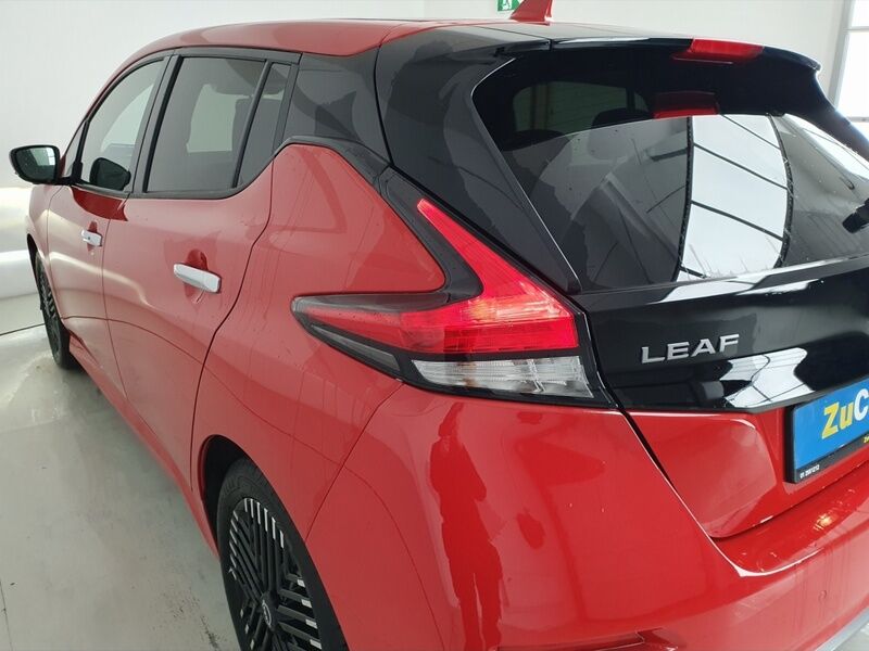 More views of Nissan Leaf