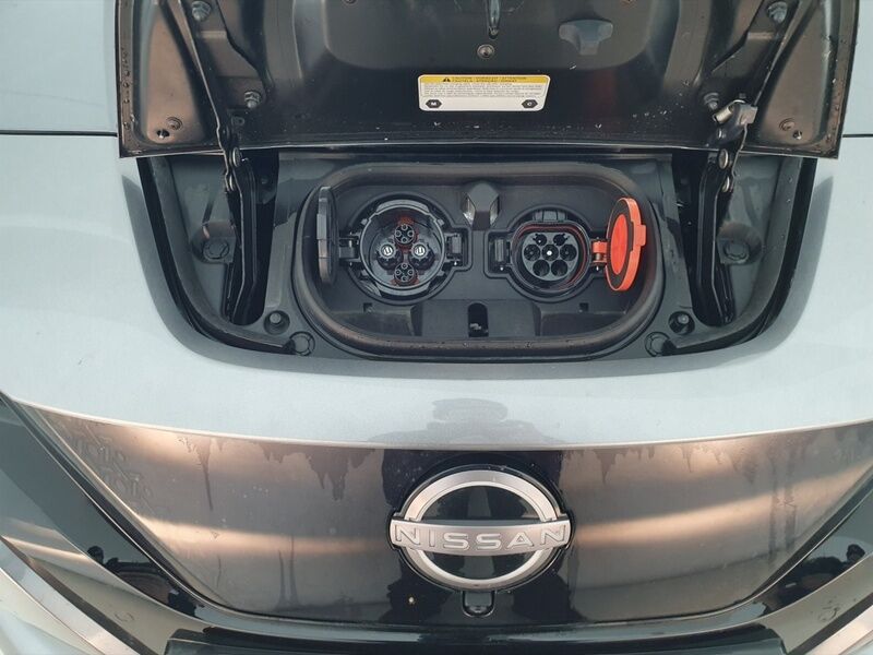 More views of Nissan Leaf