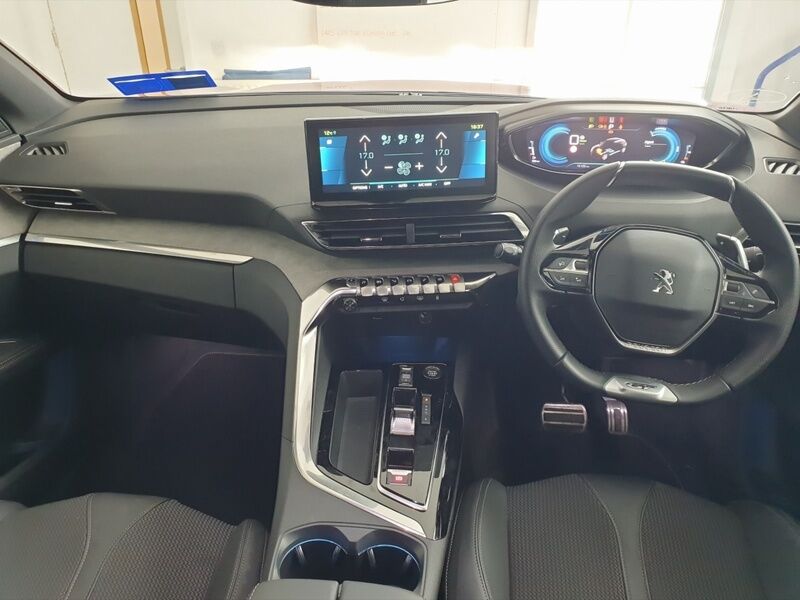 More views of Peugeot 3008