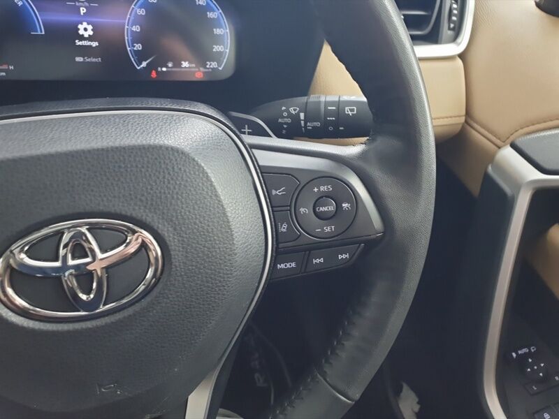 More views of Toyota Rav4