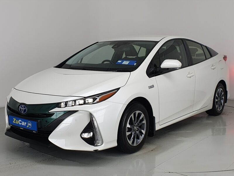 More views of Toyota Prius