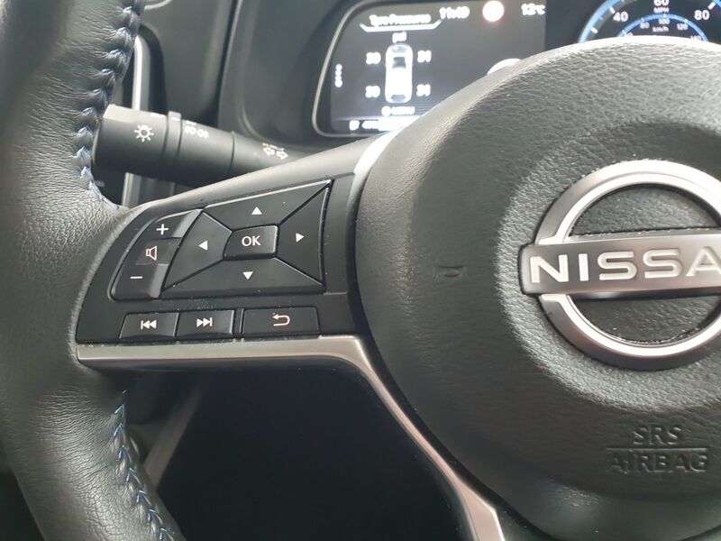 More views of Nissan Leaf