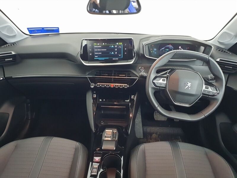 More views of Peugeot 208