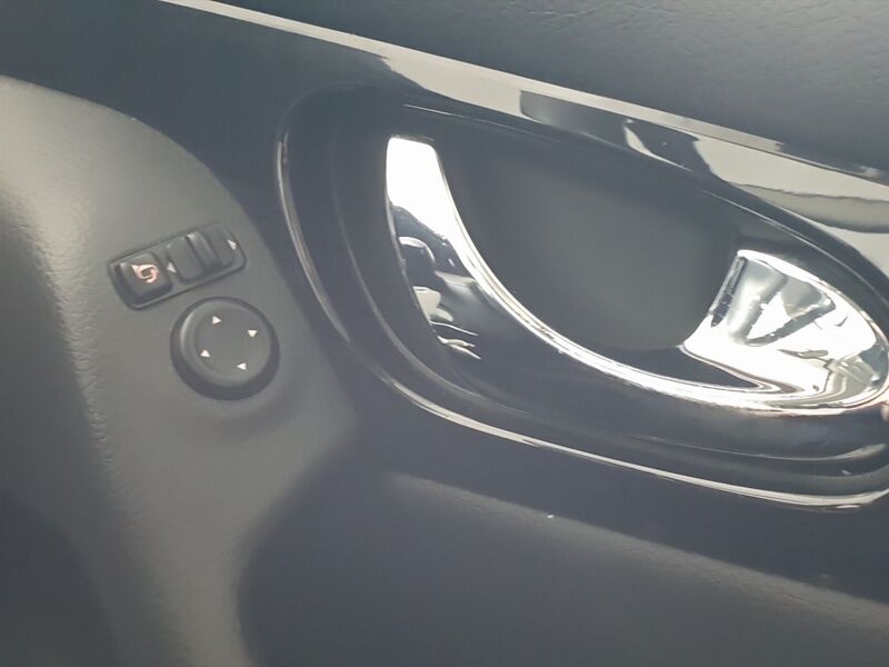 More views of Nissan QASHQAI