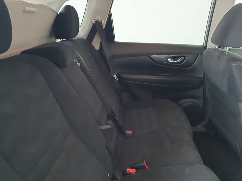 More views of Nissan X-Trail