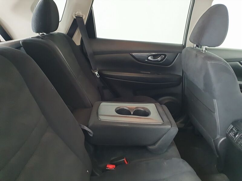 More views of Nissan X-Trail