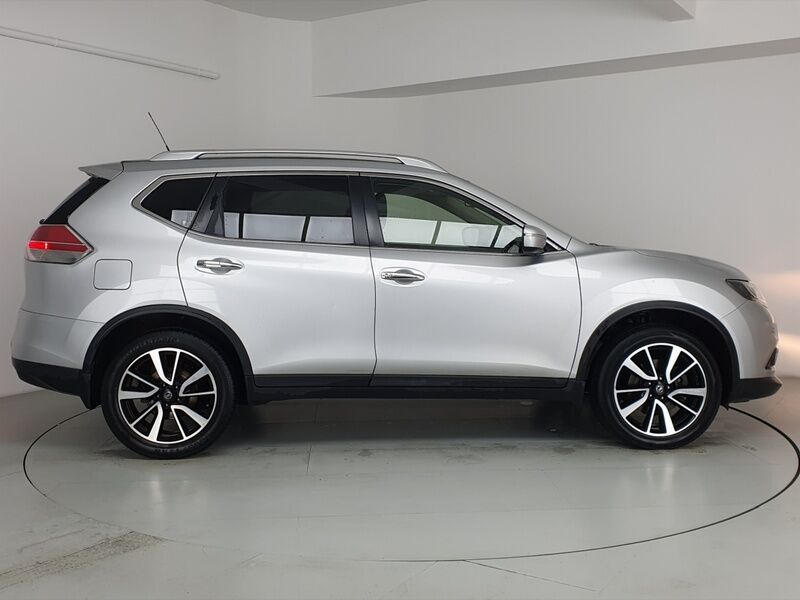 More views of Nissan X-Trail