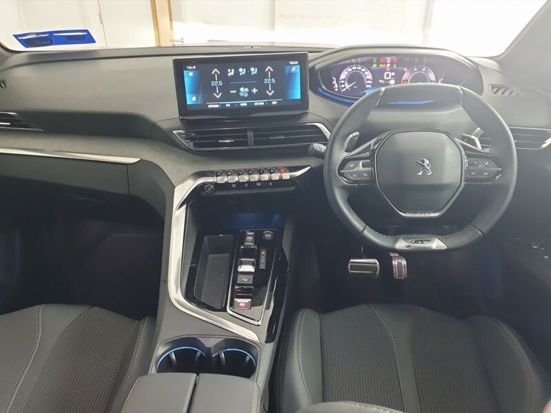 More views of Peugeot 3008