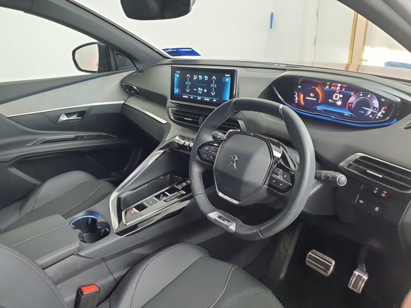 More views of Peugeot 3008