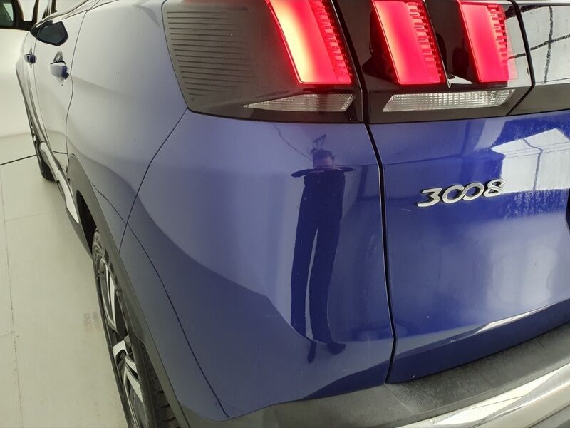 More views of Peugeot 3008