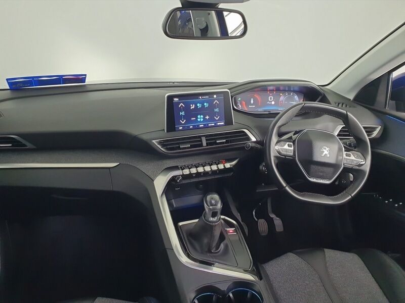 More views of Peugeot 3008