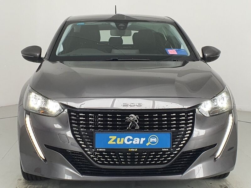 More views of Peugeot 208